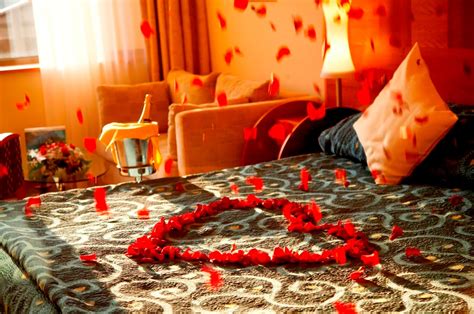 Wedding Decorations: Romantic Wedding Room Decoration Ideas | Wedding ...