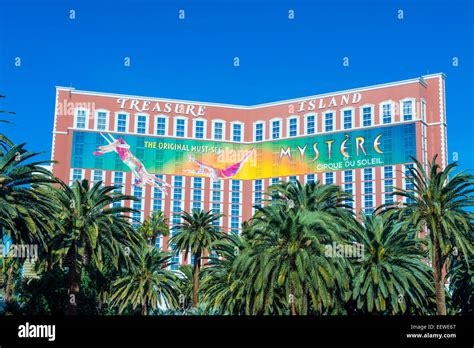 Treasure Island hotel and casino in Las Vegas Stock Photo - Alamy