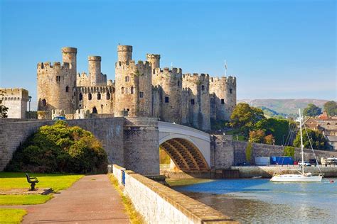 20 Top-Rated Tourist Attractions in Wales | PlanetWare