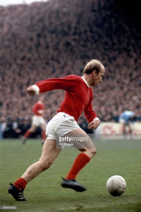 Bobby Charlton | Bobby charlton, Manchester united legends, Manchester united players