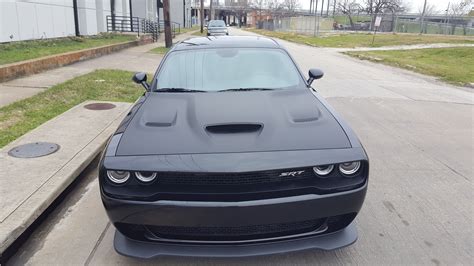 Dodge Challenger SRT Hellcat, matte black hood with Skinz expert ...