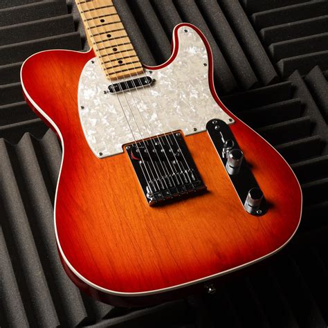 Fender American Deluxe Telecaster with Maple Fretboard 2014 Aged Cherry Burst