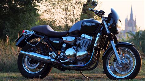 Triumph Thunderbird 900 customized. | Motos, Motocicletas