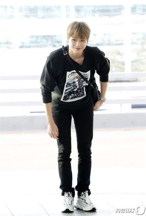 Kang Daniel Seen In Public For The First Time Since His Dating News ...