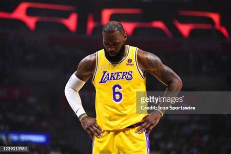 Los Angeles Lakers Sad Photos and Premium High Res Pictures - Getty Images