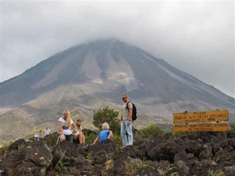 Hiking at the Arenal National Park – OutHikers