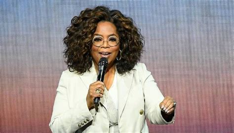 Oprah Winfrey welcomes 2023 with a ‘gratitude’ 10-mile hike on a mountain: Watch