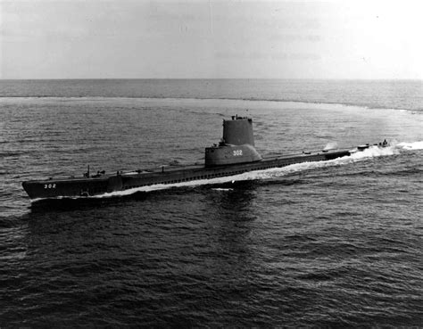 Balao-class submarine | Us navy submarines, Submarine, Submarines