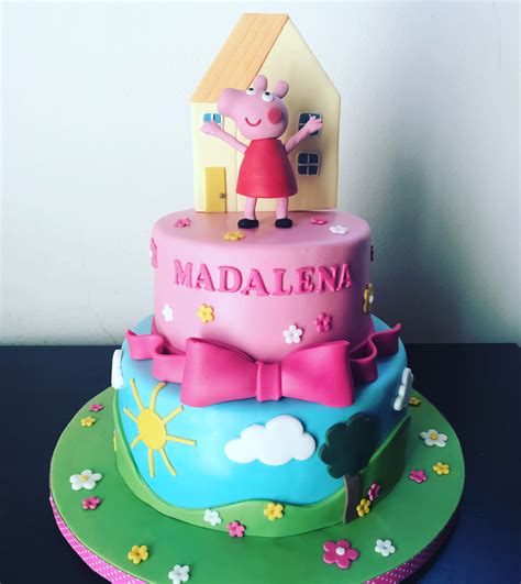 Peppa Pig cake by Na Furtado Cake Designer | Cake, Cake design, Peppa pig cake