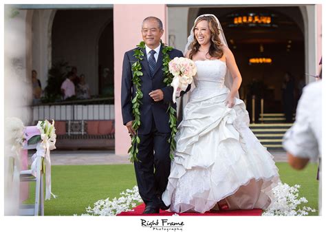 Wedding at Royal Hawaiian Hotel Waikiki | Right Frame Photography