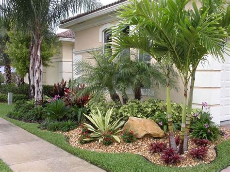 30+ Gorgeous Tropical Landscape Designs Front Yard | Florida landscaping, Landscape design ...