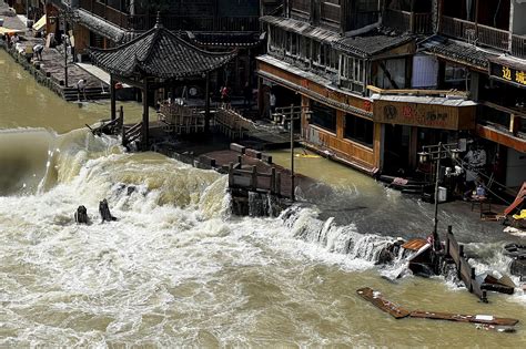 Flooding, landslides in China leave 17 dead, 4 missing | AP News