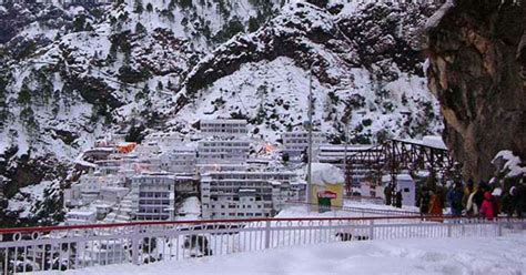 Snowfall at Mata Vaishno Devi Ji - Gumakkad