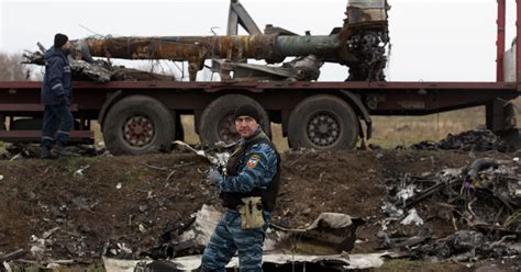 Malaysia Airlines Flight 17: Last of wreckage collected - CBS News