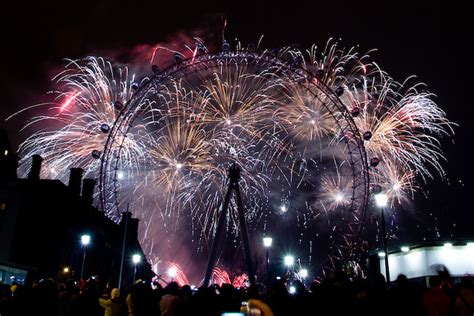 London Eye New Year's Eve 2008-09 | London Eye Firworks at N… | Flickr