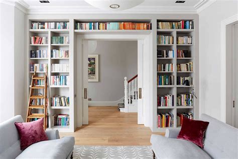 Maximizing Space in Eye-Catching Style: 20 Smart Built-In Shelves ...