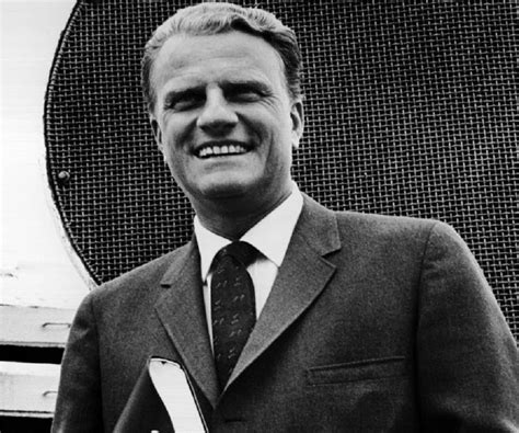 Billy Graham Biography - Facts, Childhood, Family Life & Achievements