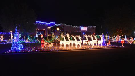 See holiday lights at Phoenix-area homes in 2023