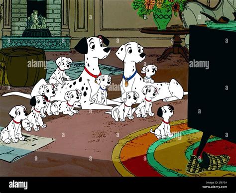 PONGO PERDITA & PUPPIES ONE HUNDRED AND ONE DALMATIANS; 101 Stock Photo: 152753926 - Alamy