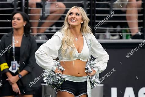 Las Vegas Raiders Cheerleaders Perform During Editorial Stock Photo ...