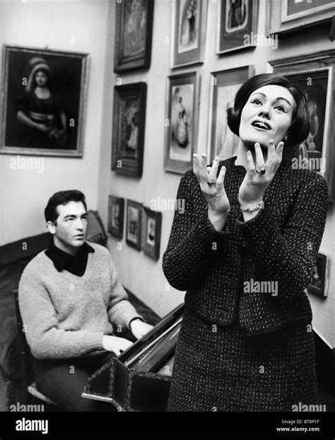 RICHARD BONYNGE JOAN SUTHERLAND OPERA SINGER & COMPOSER HUSBAND Stock Photo: 32155019 - Alamy