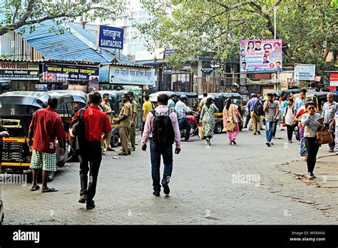 Santacruz Railway Station Mumbai Maharashtra India Asia Stock Photo - Alamy