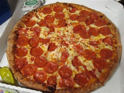 Review: Papa John's - Pepperoni Pizza