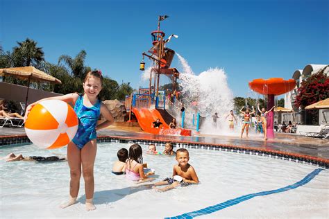 Howard Johnson by Wyndham Anaheim Hotel & Water Playground | Anaheim, CA Hotels