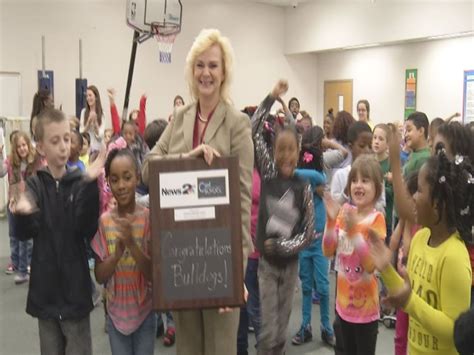 Ladson Elementary receives News 2 Cool School award