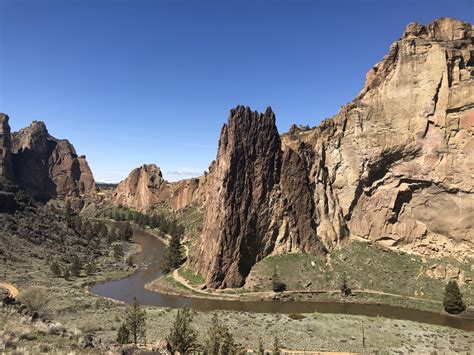 Hiking Smith Rock State Park in Oregon [Video] - JaclyTravel