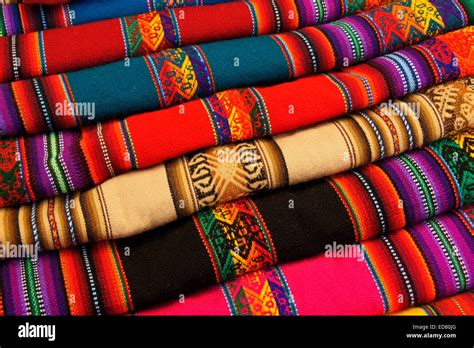 Peruvian cloth textiles hi-res stock photography and images - Alamy