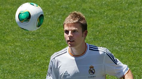 Asier Illarramendi Still Recovering From Minor Muscle Injury - Managing Madrid