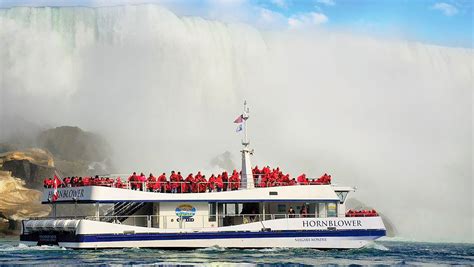 Children on Hornblower Niagara Cruise | Niagara Boat Tours | ToNiagara