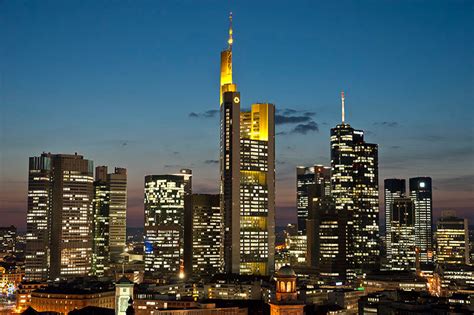 Commerzbank Tower | World's first ecological high-rise building | Frankfurt