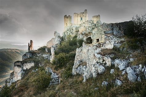 Rocca Calascio Castle in Abruzzo, Italy » Travel Photography Blog