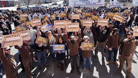 UPS Teamsters vote yes on historic contract : Peoples Dispatch