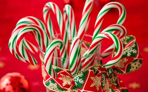 Christmas Aesthetic Candy Canes Wallpapers - Wallpaper Cave