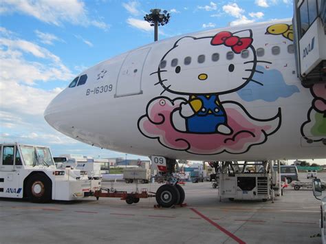 YAY: EVA Air's Amazing Hello Kitty Jet Is Now Flying To LAX! | One Mile at a Time