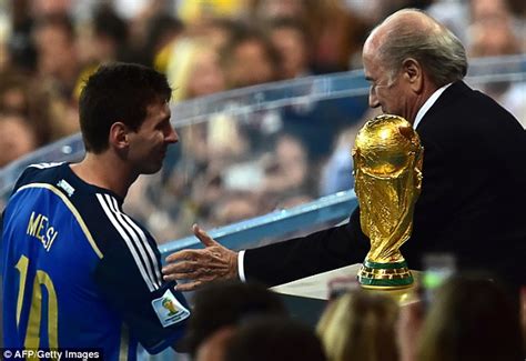 Lionel Messi had the chance to win the World Cup for Argentina... but missed it | Daily Mail Online