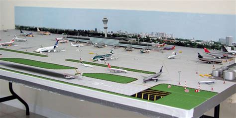 Airport Diorama Designs - 1:400 Single Runway #1 | Airport Diorama Designs