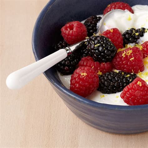 Greek yogurt & berries | Healthy Recipe | WW UK