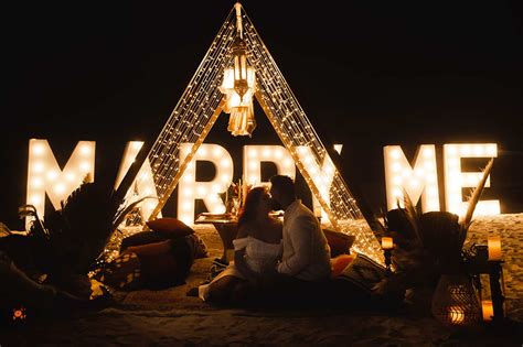 Marry Me Lights Cancun - Cancun Proposal Ideas