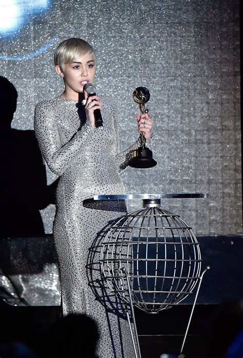 World Music Awards Red Carpet: Miley Cyrus, Mariah Carey, Chanel Iman ...