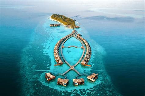 Top 13 Maldives Resorts for a Luxurious Vacation