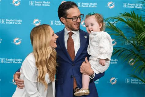 Mike Mcdaniel Wife Parents: Exploring the Background of the Miami Dolphins Head Coach! | BuzzRush