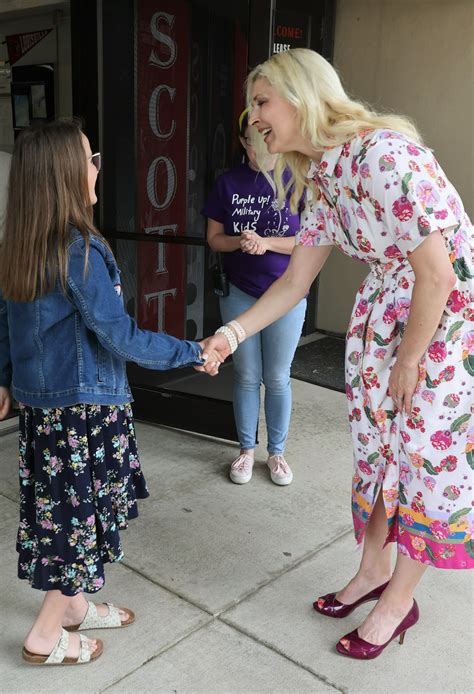 Kentucky First Lady visits Fort Knox Schools to celebrate Purple Up Day ...