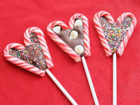 How To Make Candy Cane Lollipops for Holiday Gifts