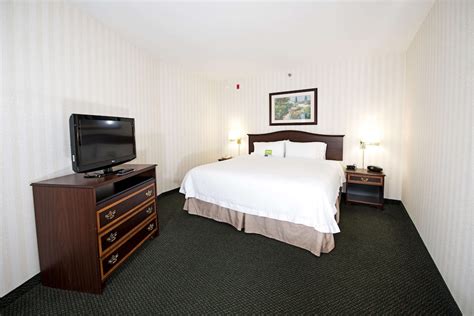 Hampton Inn by Hilton Ottawa Ottawa, Ontario, CA - Reservations.com