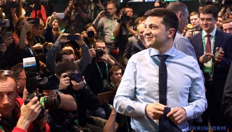 Zelensky gets 73% of vote, Poroshenko 25.5% in presidential run-off ...