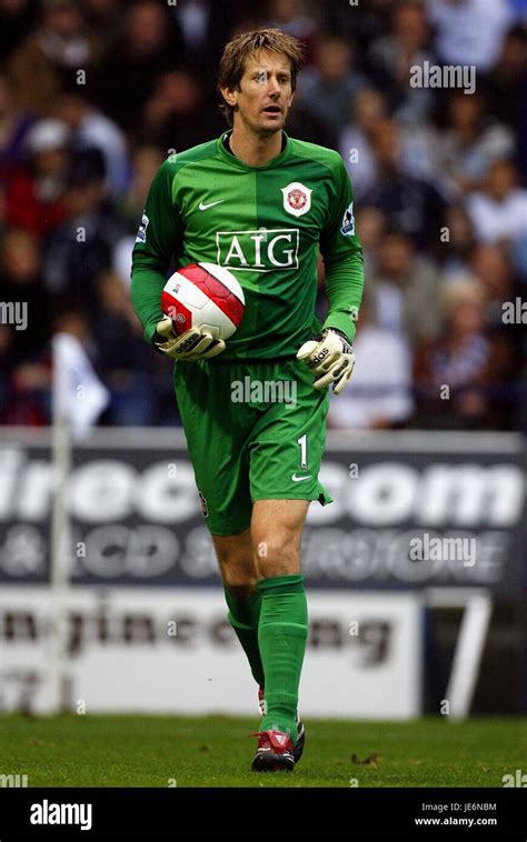 EDWIN VAN DER SAR MANCHESTER UNITED FC REEBOK STADIUM BOLTON GREAT ...